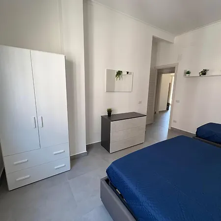 Habitat: Luxury Centro Apartament Neapol